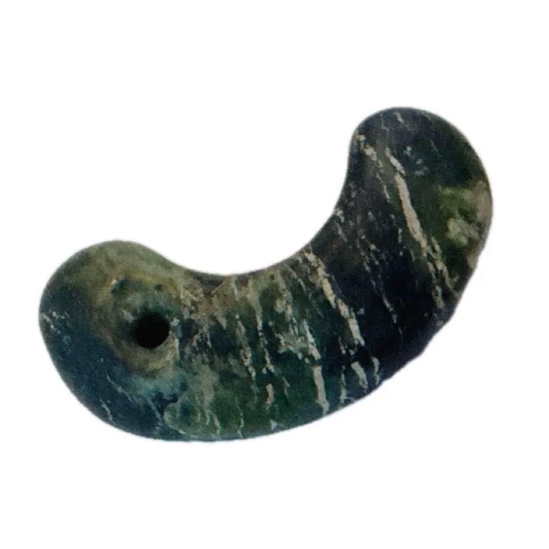 勾玉　古墳時代　縄文時代　古美術　まだら模様　貴重　34×17×8mm 土出　緑