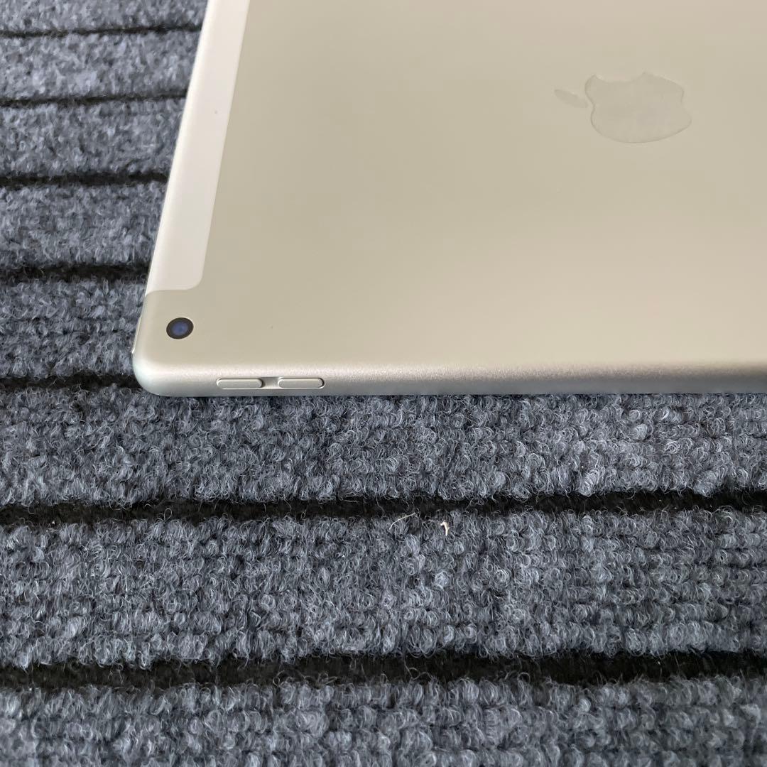 91 iPad 8世代 32GB SIMフリー シルバー
