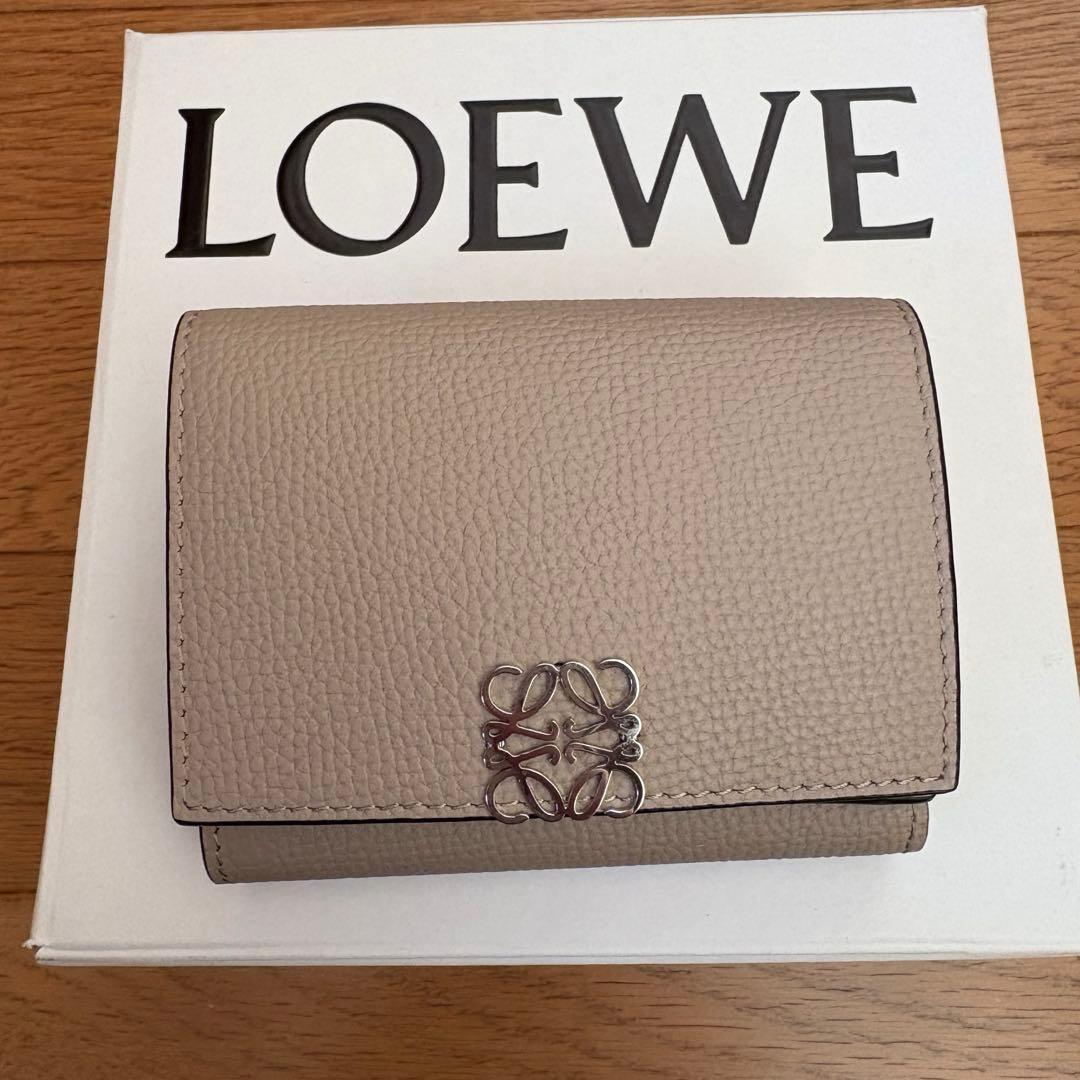 ロエベ　アナグラムトライフォールドウォレット