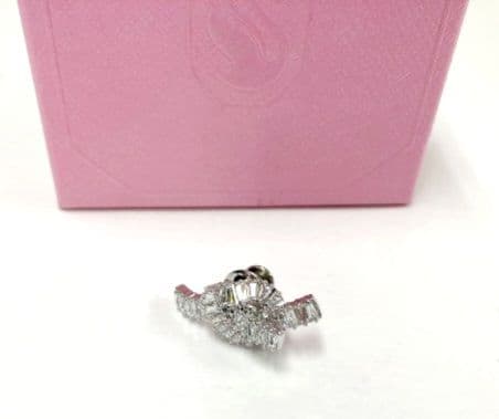 【SWAROVSKI】ピンバッジ タックピン スワールデザイン 結び目 美品