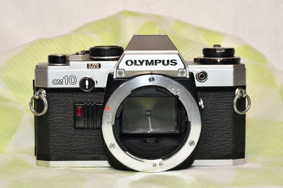 《動作品》OLYMPUS OM-10 + 50/1.8付き 　a323-2