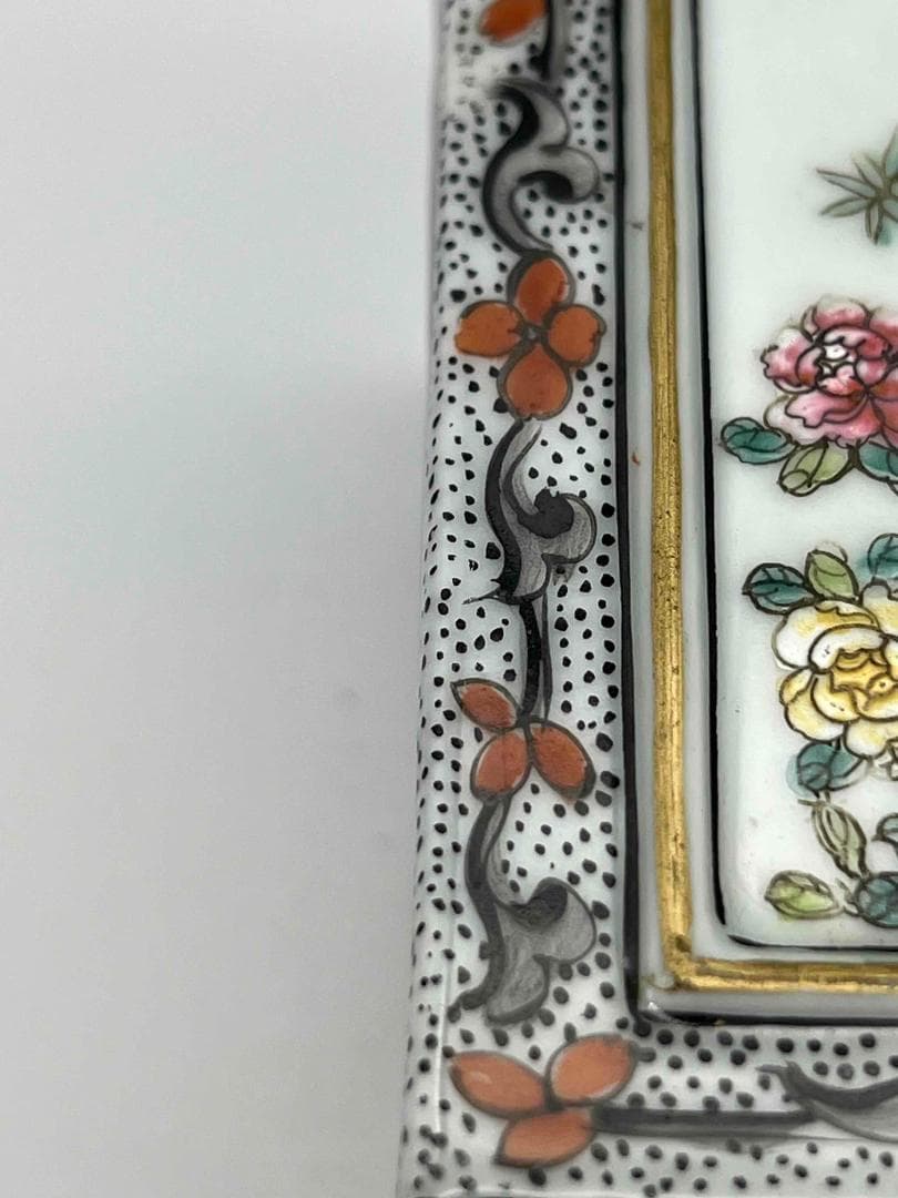 清道光時代 【大清道光年製】在銘 粉彩 琺瑯彩金彩錦雞墨彩詩文筆筒(E-70)