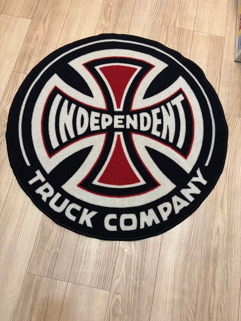 早い者勝ち！INDEPENDENT アイアンクロスマット