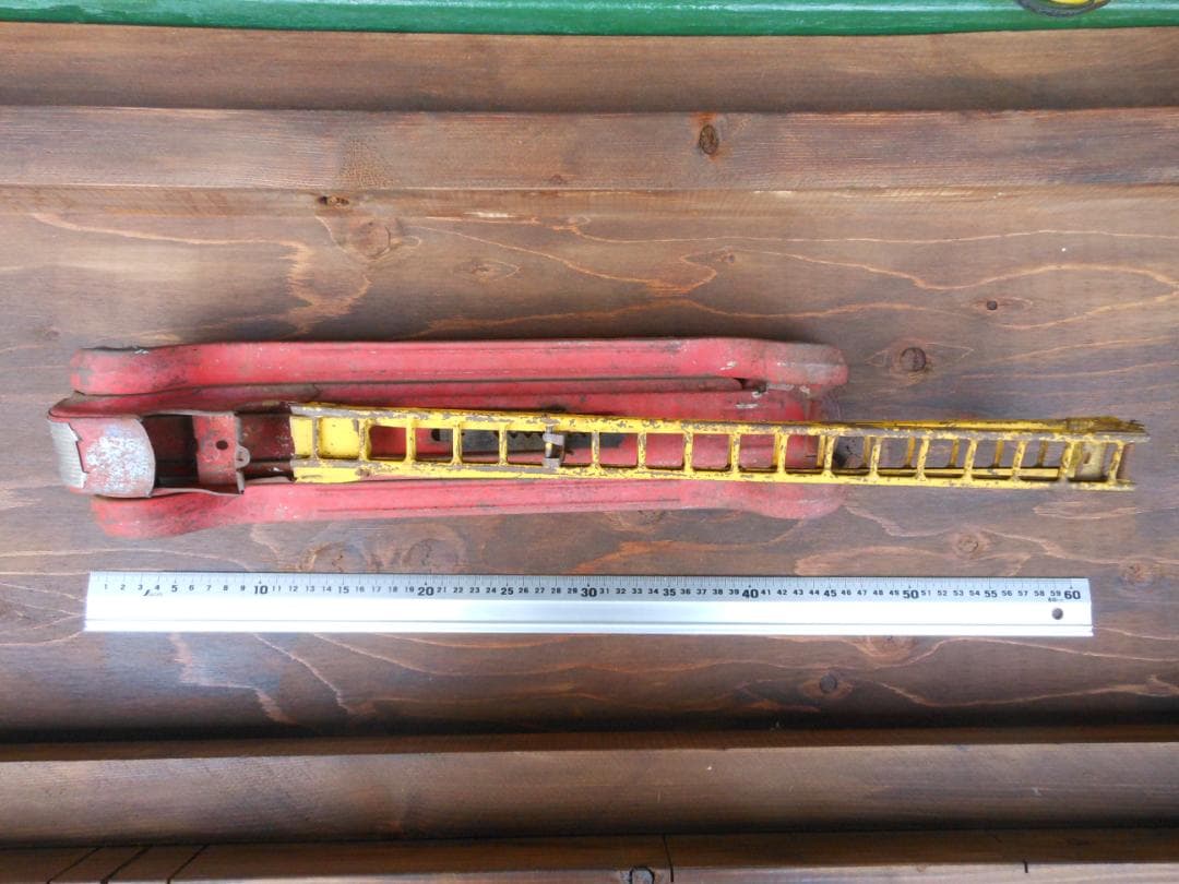 Kingsbury トイカー 赤 消防車 はしご車　ブリキ　おもちゃ