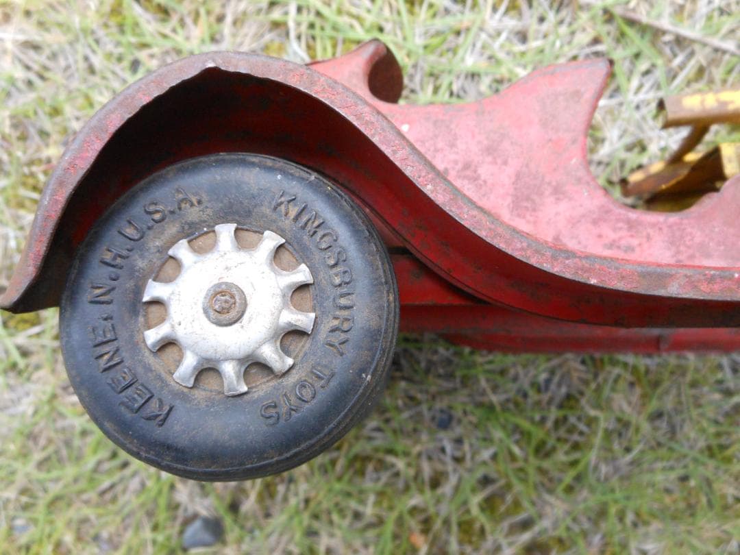 Kingsbury トイカー 赤 消防車 はしご車　ブリキ　おもちゃ