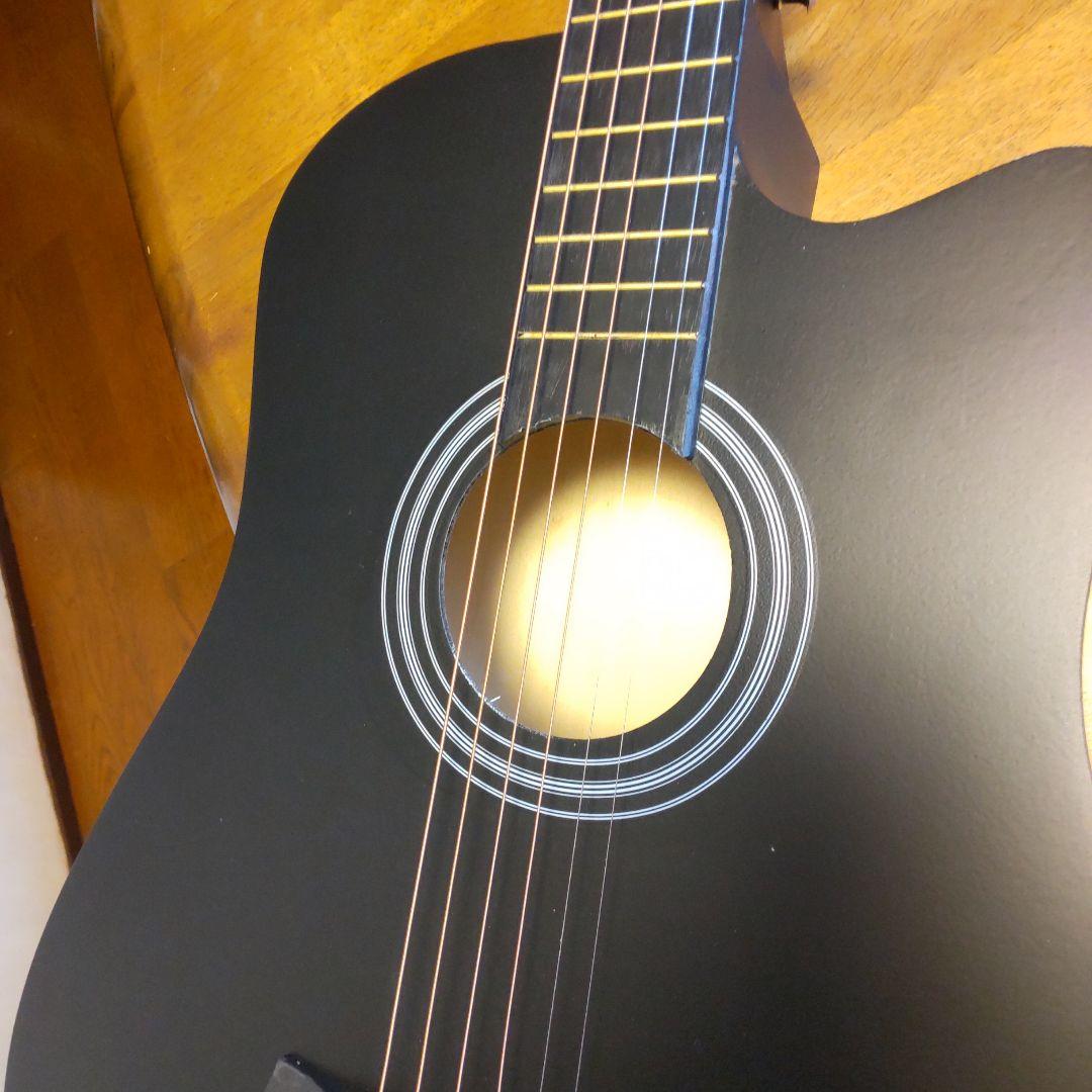 (新品)格安！カッタウェイデザインの、アコースティックギター、ストラップ、弦付