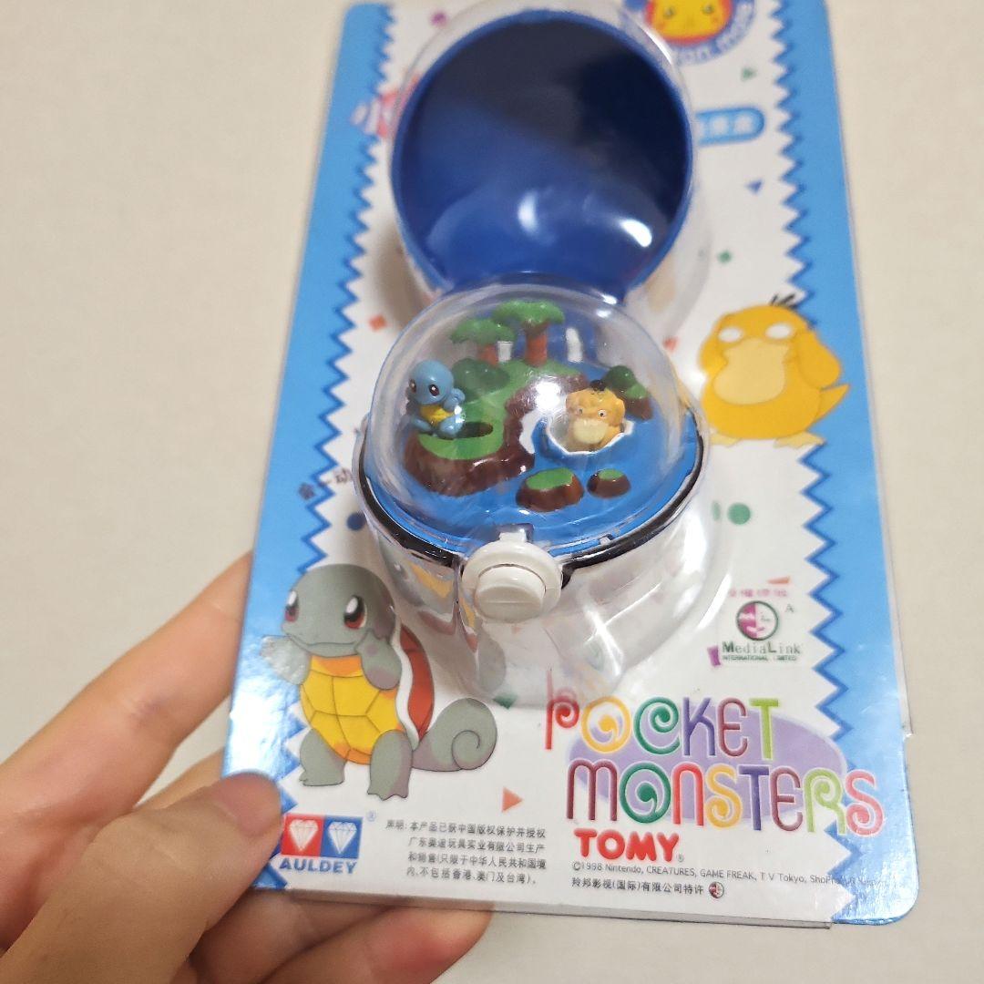 レトロ　Takara Tomy ポケモンボール　海外版　ジオラマ　マスコット