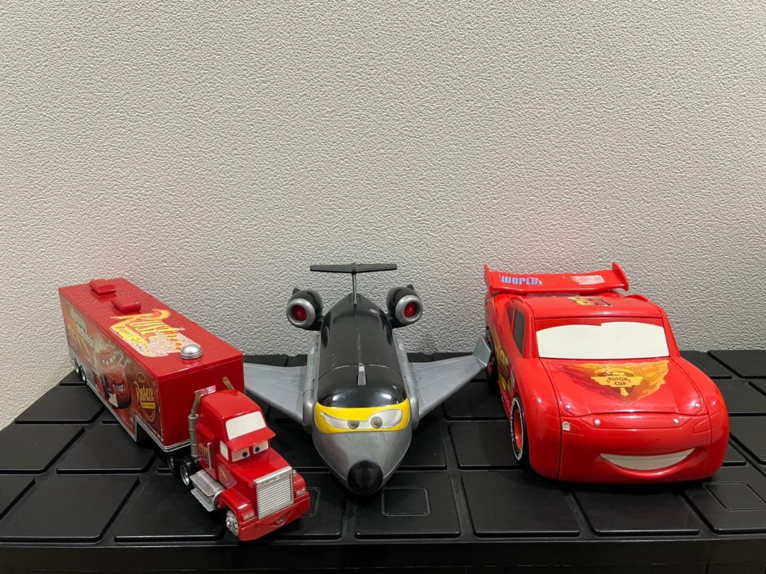 トミカ　カーズ