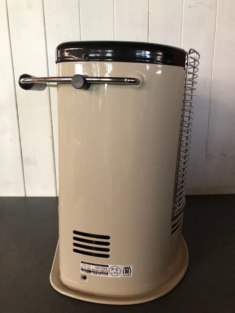 イワタニカセットガスストーブCB-STV-DKD2（中古品）