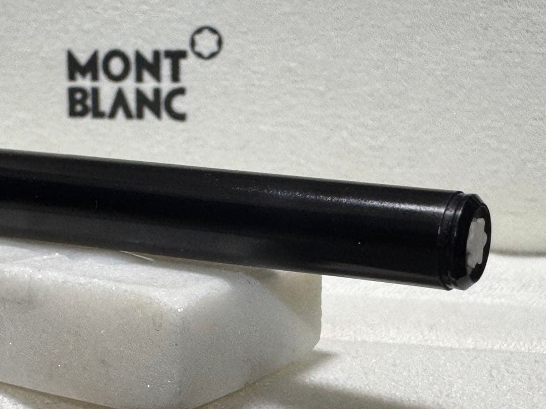 【極美品】モンブラン No1124 万年筆 漆黒ロードナイト鉱加工 万年筆