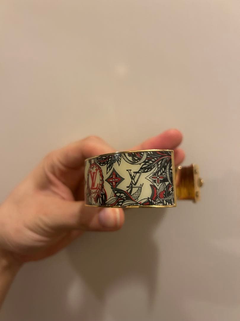 LOUIS VUITTON ドラゴンバングル