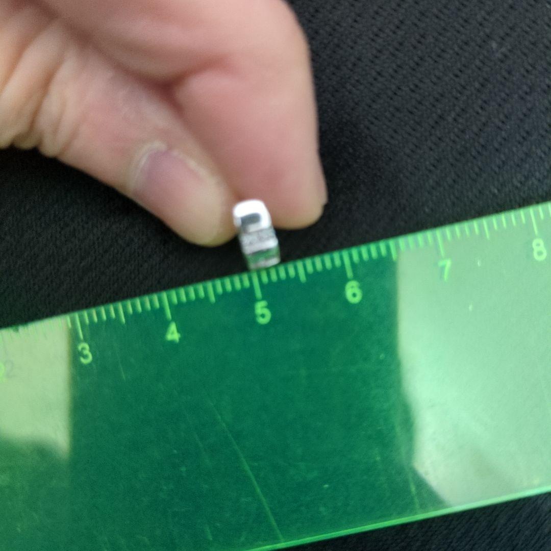 ダイヤモンド付きk18WGフープ ピアス(片耳用)