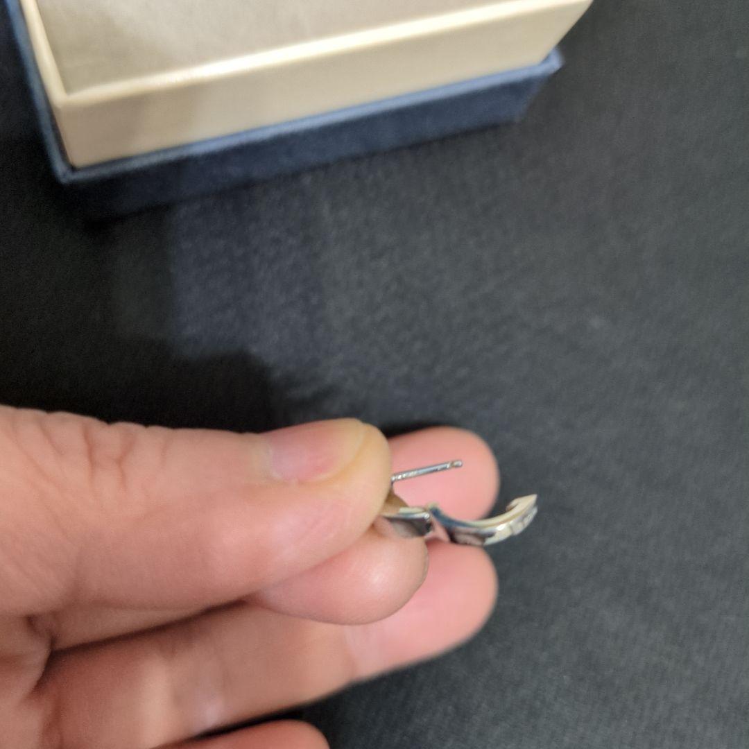 ダイヤモンド付きk18WGフープ ピアス(片耳用)