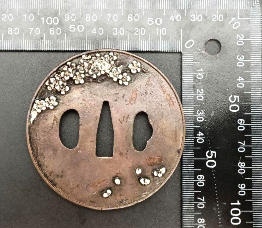 日本刀装具　刀鍔　細工　鍔　刀の鍔　銅製　刀剣美術 クリスタル装飾