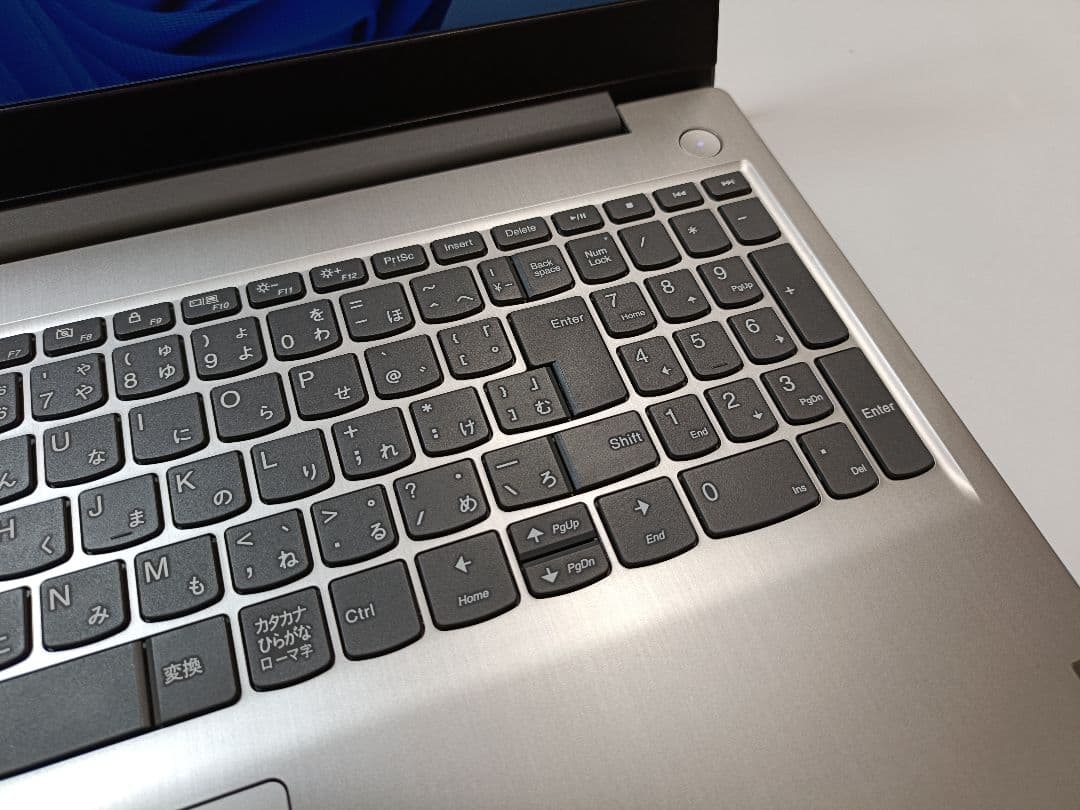 2021年 Lenovo Windows11 15.6型 ノートパソコン【43】