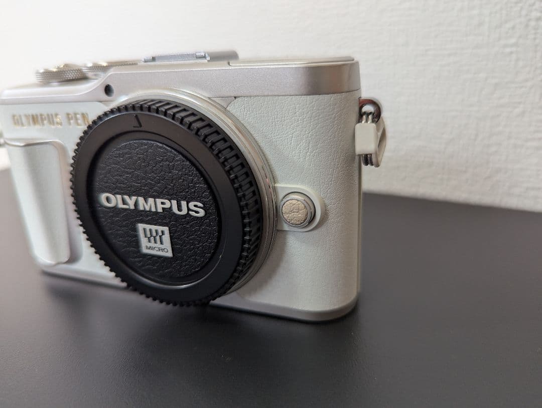 OLYMPUS PEN E-PL9 ホワイト ダブルズームキット