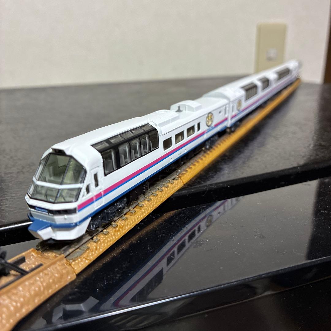 JR北海道フラノエクスプレス　ビッグスニーカートレイン4両編成