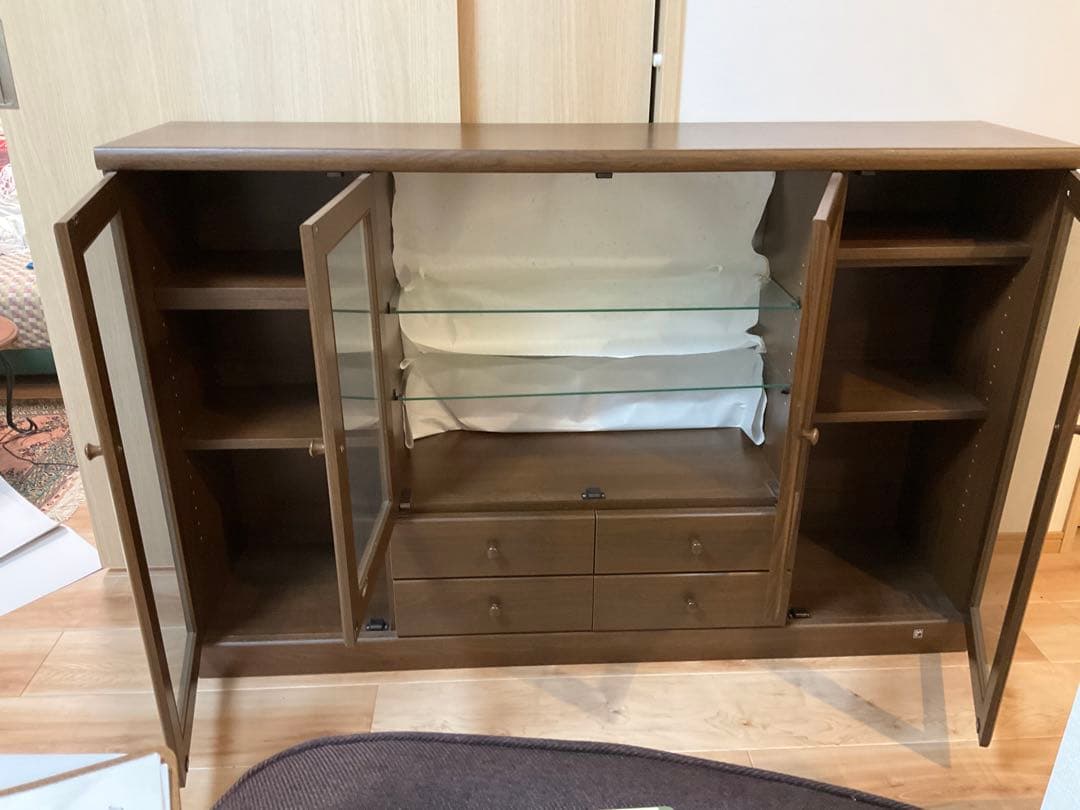 美品　高級大型サイドボード　木製キャビネット　収納容量大　ガラス扉　鏡　引き出し