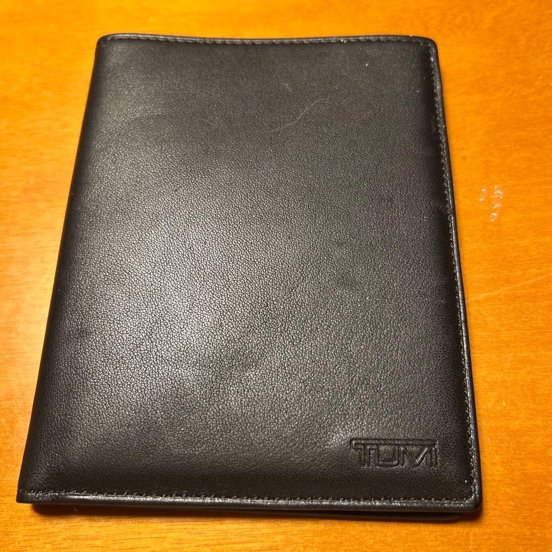 TUMI パスポートカバー　財布