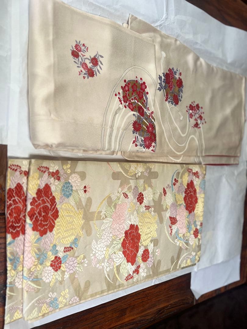 ベージュ 花柄刺繍 付け下げ訪問着