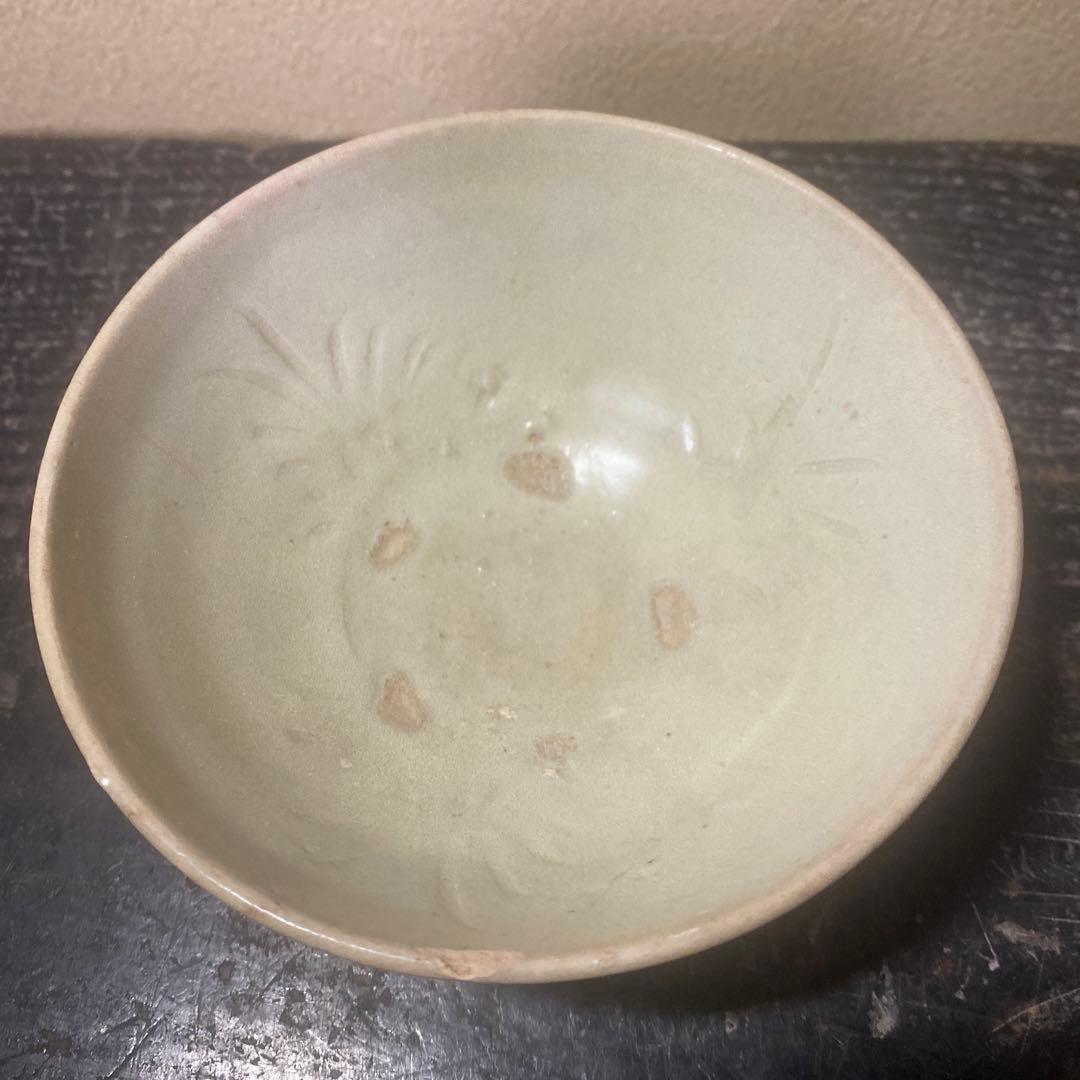 中国古玩　陰刻草花文抹茶茶碗【桐箱付】13.5cm6.5cm