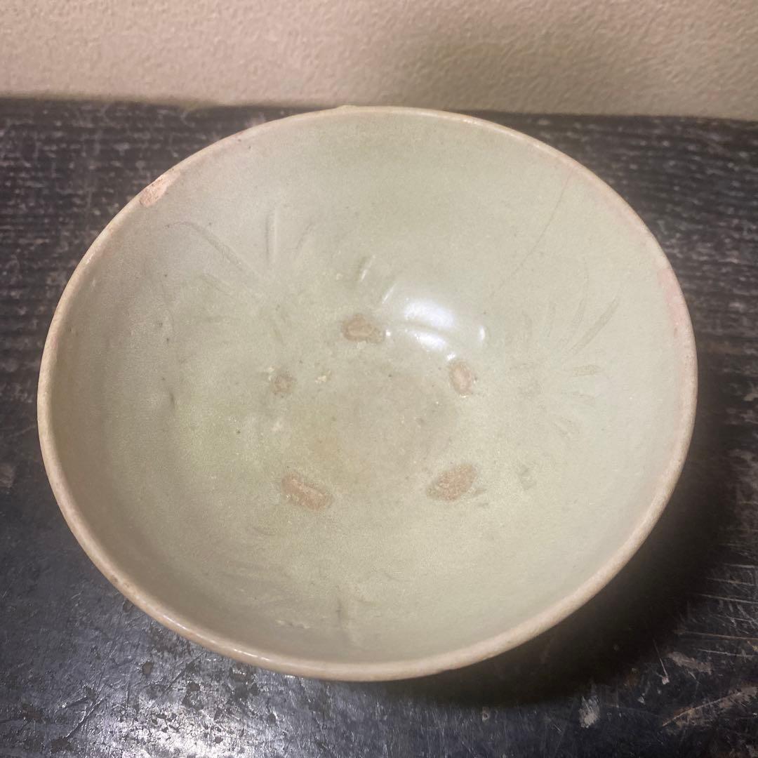 中国古玩　陰刻草花文抹茶茶碗【桐箱付】13.5cm6.5cm