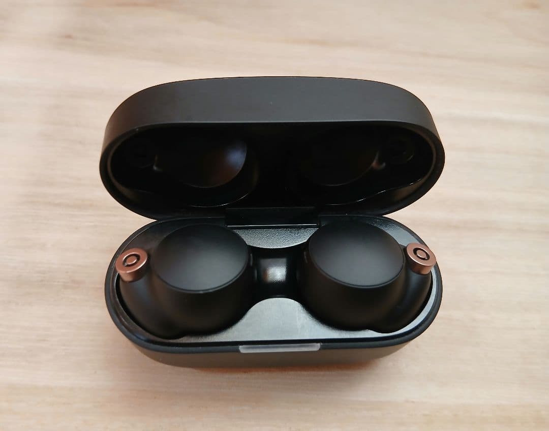 SONY　WF-1000XM4　ワイヤレス　ノイズキャンセリング　イヤホン　②