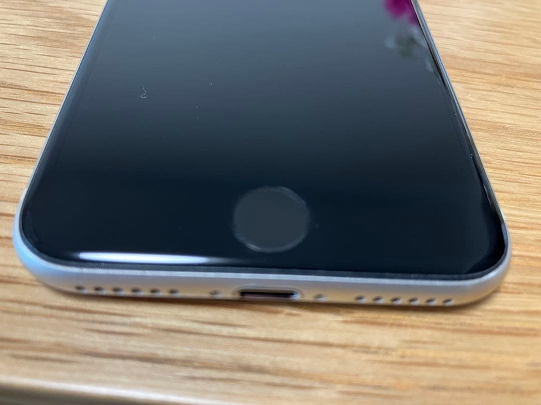 iPhoneSE 第3世代 128GB SIMフリー 動作確認済だが画面に点線