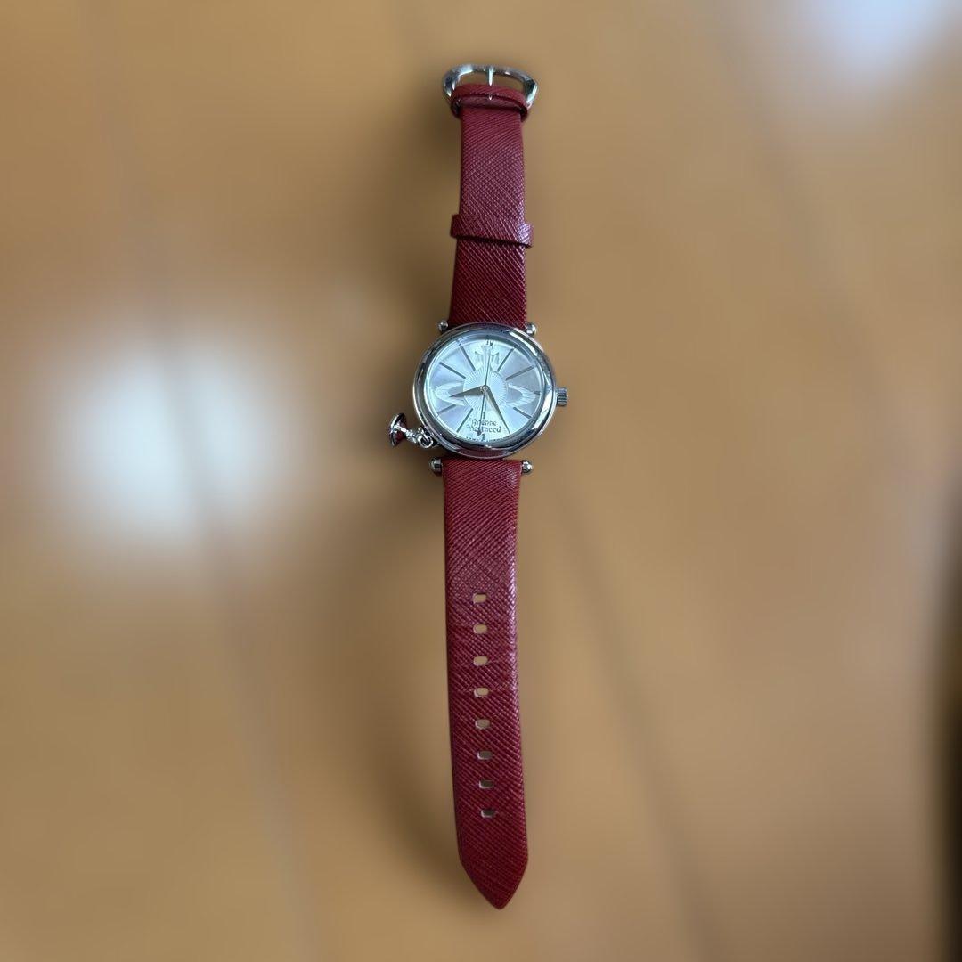 Vivienne Westwood 赤色　時計
