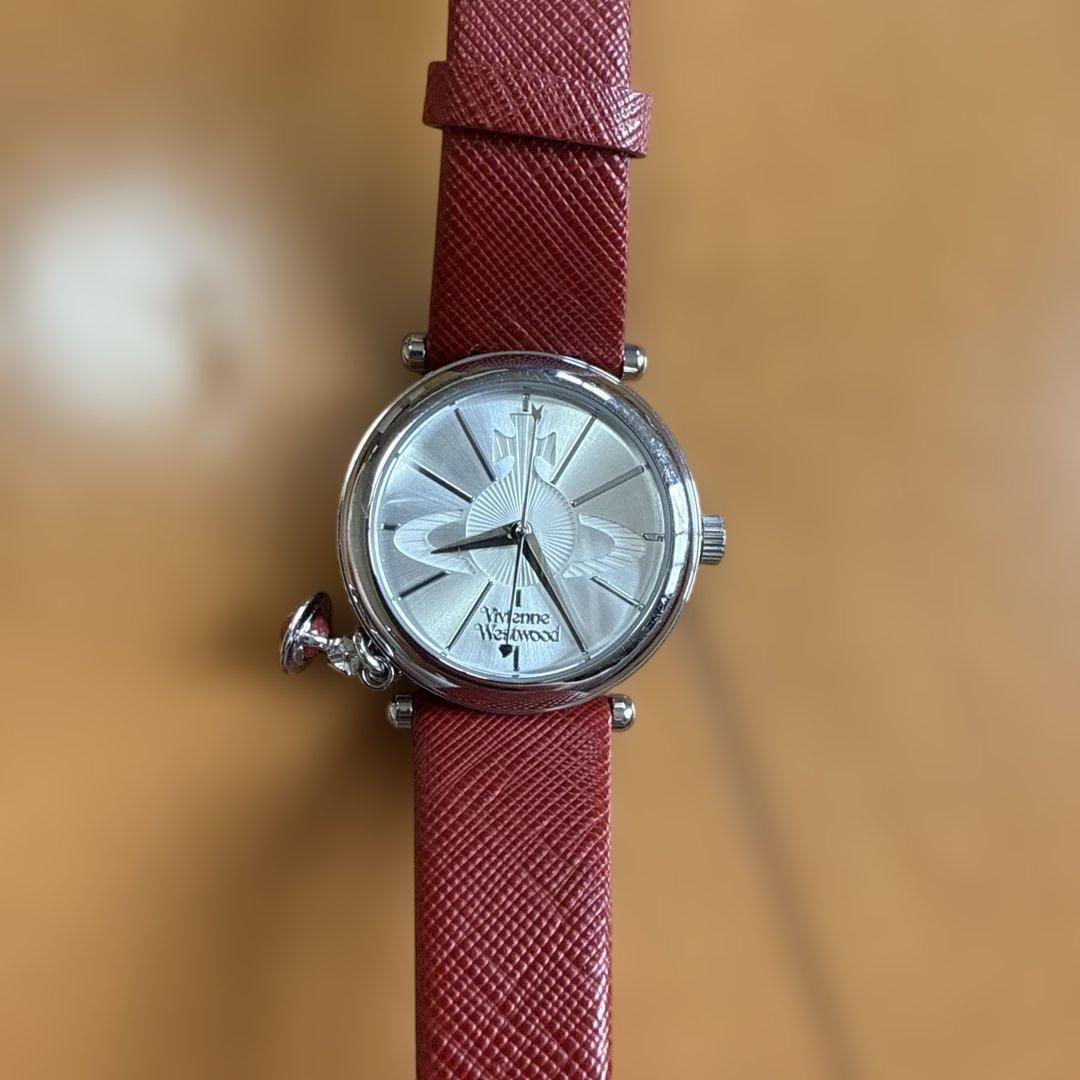 Vivienne Westwood 赤色　時計