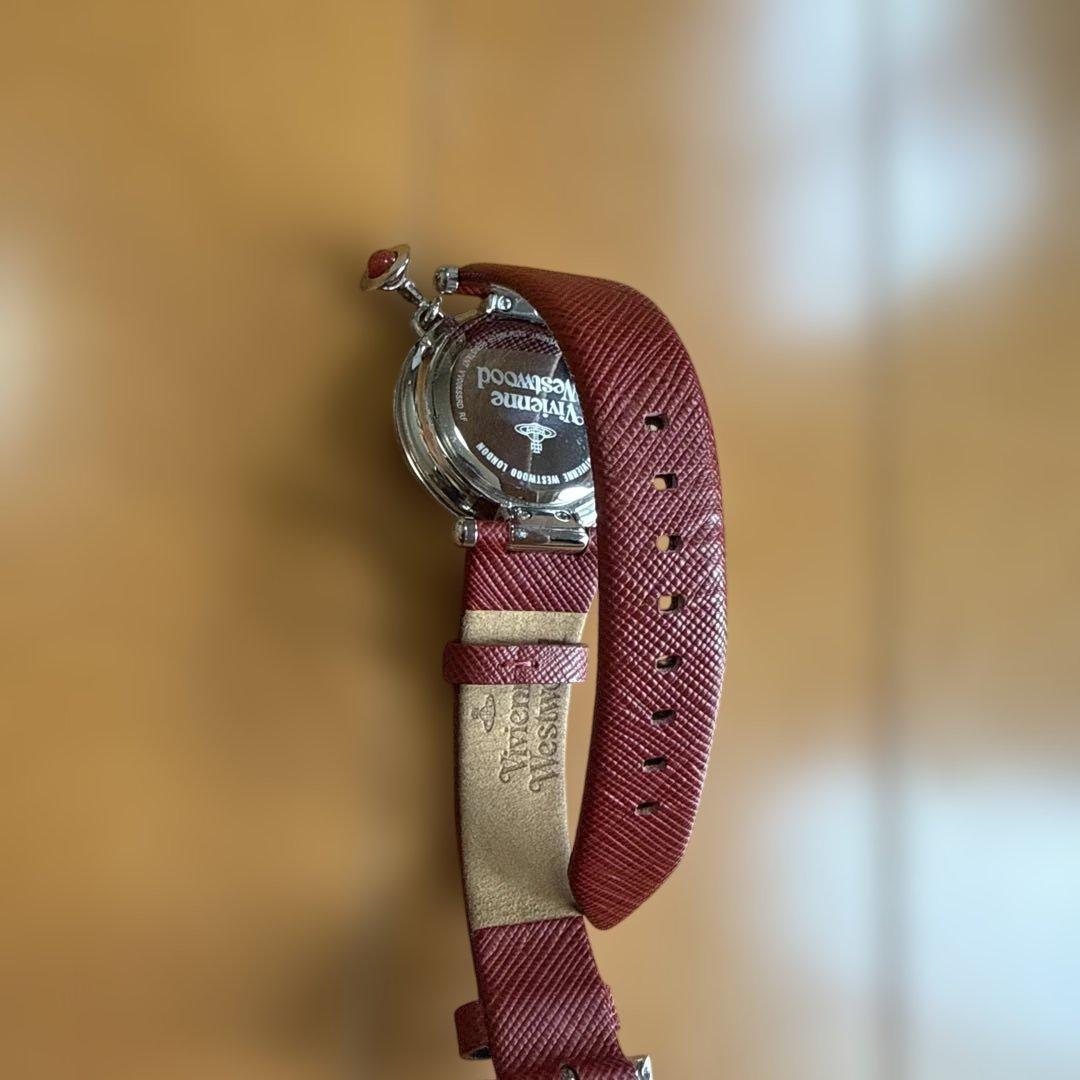 Vivienne Westwood 赤色　時計