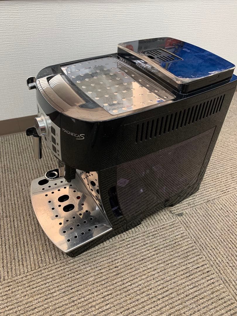 DeLonghi Magnifica S コーヒーメーカー　ECAM22112