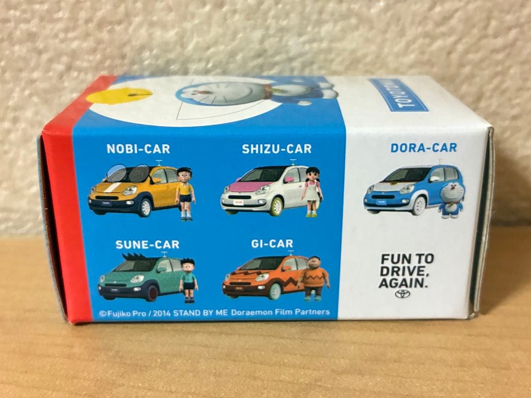 ドラえもん　ミニカー　パッソ　PASSO TOYOTOWN トヨタTOYOTA