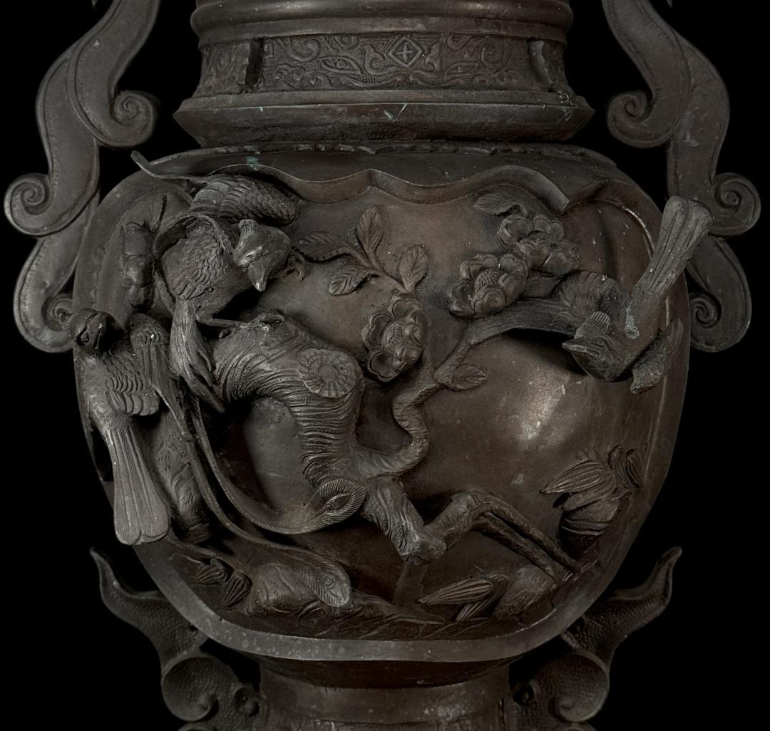 圧巻の名品！ 高岡銅器 古銅象耳花鳥饕餮文特大壺 全高60cm 重量20.6kg