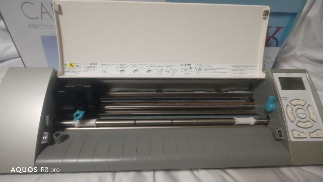 ☆最終値下げ☆　カッティングマシン　シルエットカメオ　ステッカー作成