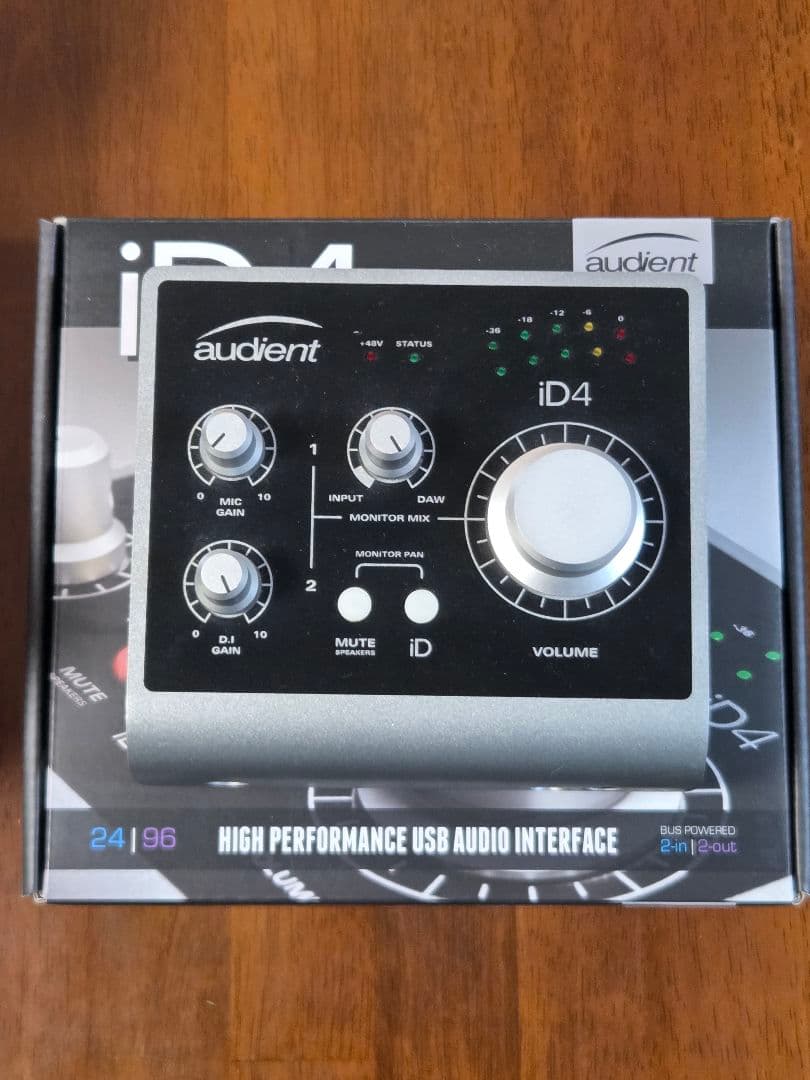 audient iD4 USBオーディオインターフェイス
