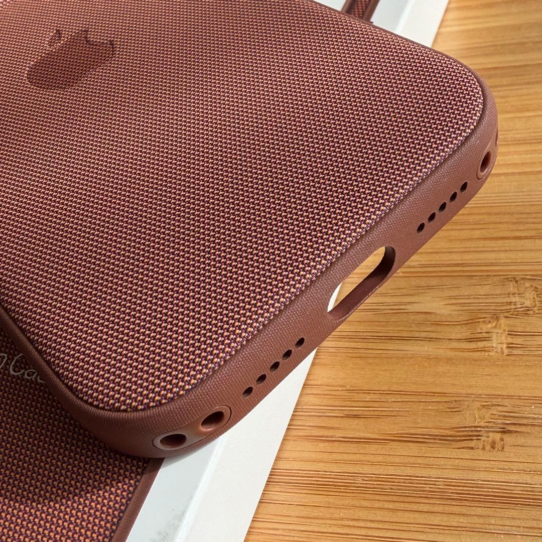 Apple純正 iPhone 17 Pro テックウーブンケース シエナ