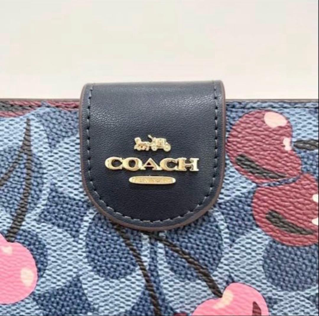 新品未使用 COACH チェリー柄 二つ折り財布 大人可愛い プレゼント