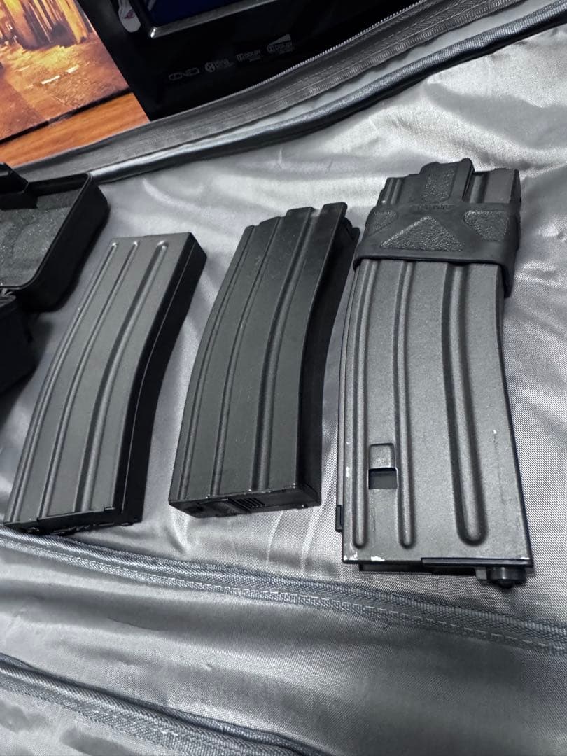 次世代電動ガン M4A1カービン　東京マルイニッケルバッテリー　純正バッテリー付