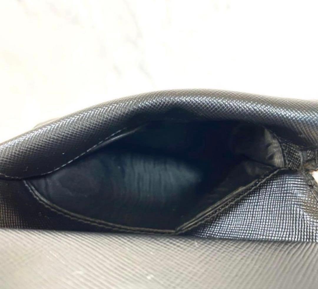 PRADA プラダ　サフィアーノ　レザー 二つ折り財布 ブラック