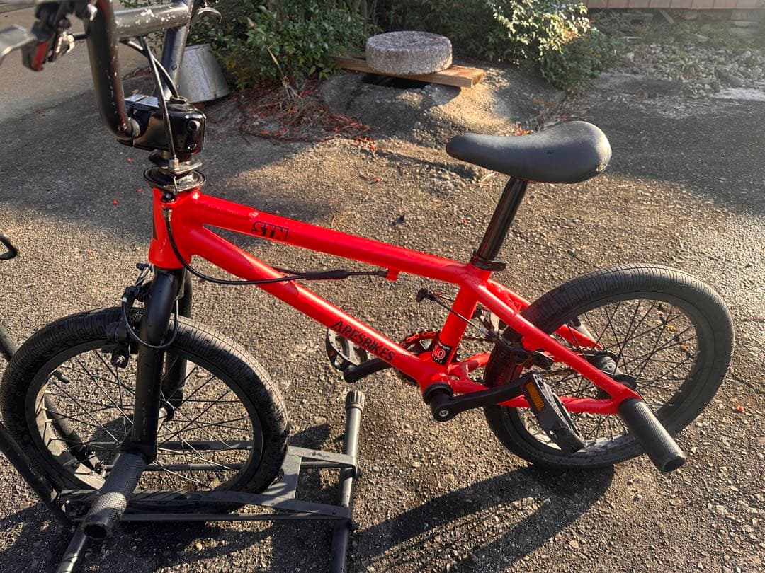 BMXキッズ　ARESBIKES STN 16インチ　おまけプロテクター付き