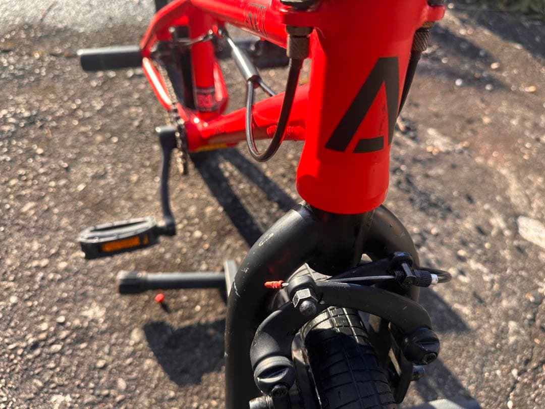 BMXキッズ　ARESBIKES STN 16インチ　おまけプロテクター付き