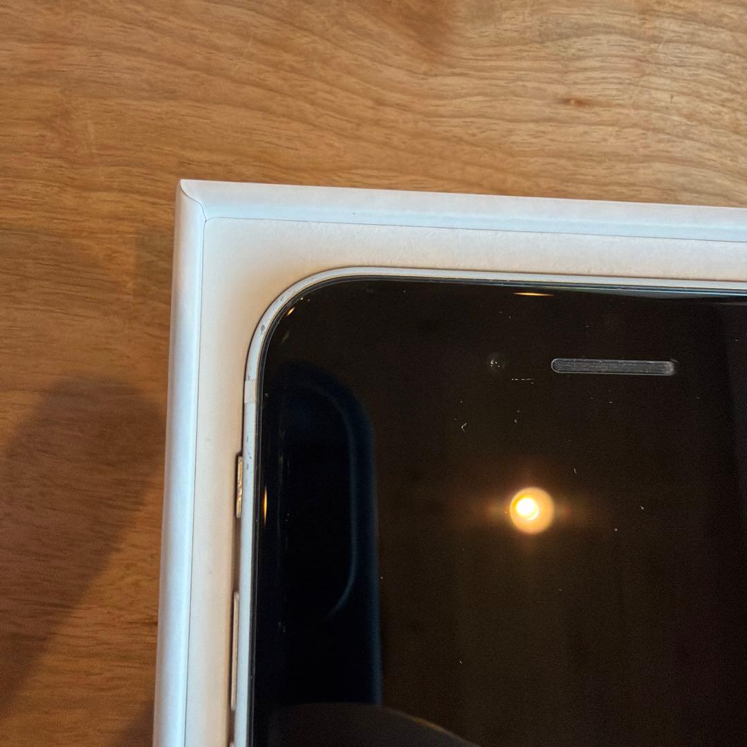 Apple iPhone SE (第2世代) ホワイト　SIMフリー　　ジャンク