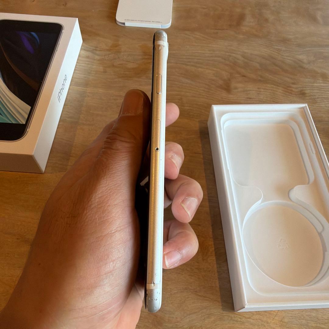 Apple iPhone SE (第2世代) ホワイト　SIMフリー　　ジャンク