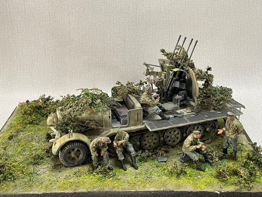 戦車ジオラマ　1/35 ドイツ対空機関砲搭載８トンハーフトラックと親衛隊兵士
