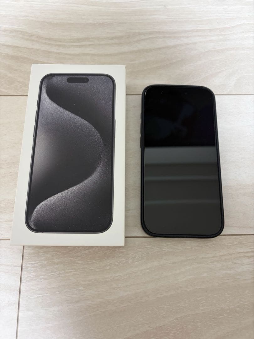 iPhone 15 Pro ブラックチタニウム 256GB
