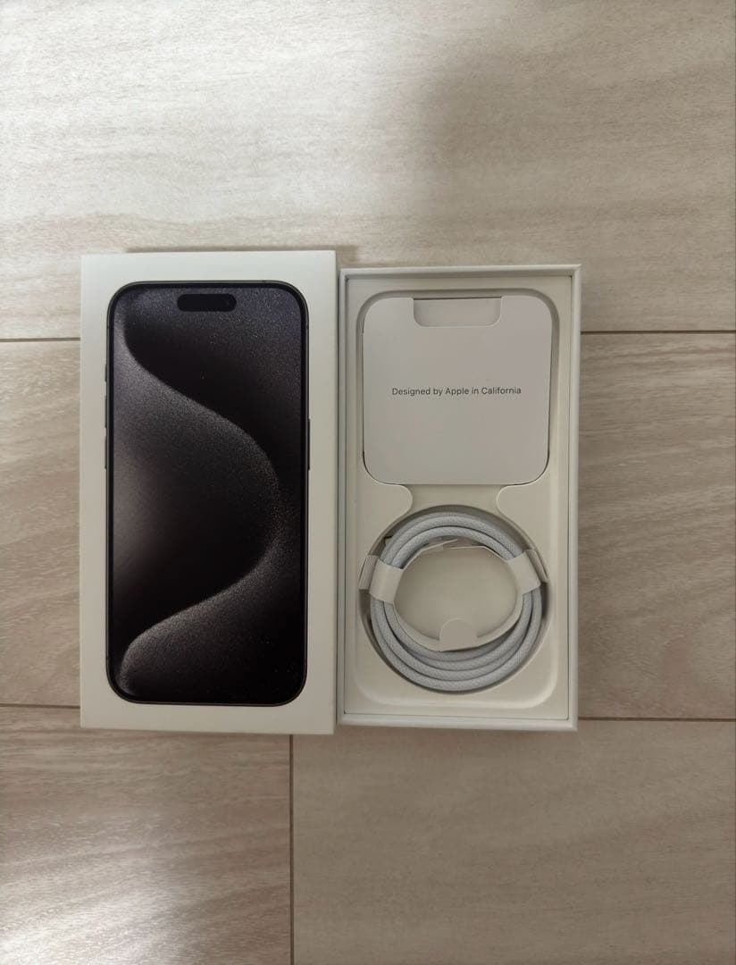 iPhone 15 Pro ブラックチタニウム 256GB