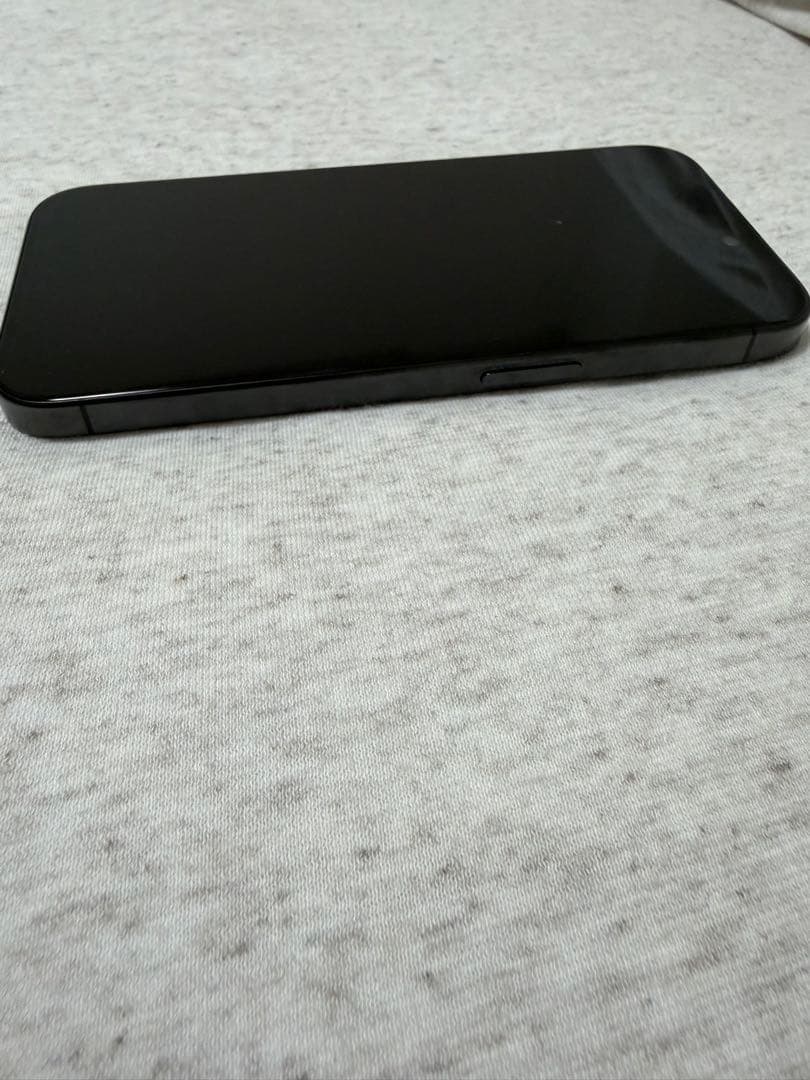 iPhone 15 Pro ブラックチタニウム 256GB