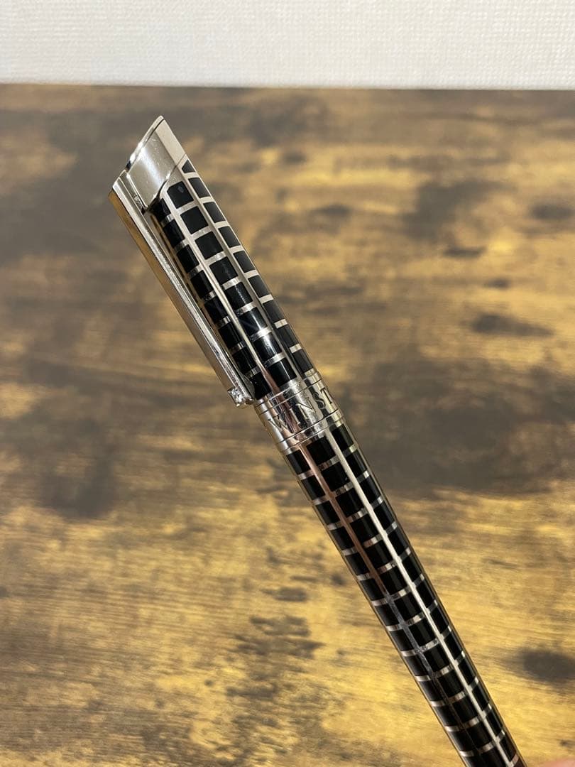 シリアルナンバー　ダイヤモンド　パラジウム仕上げ　ハリーウィンストン　万年筆