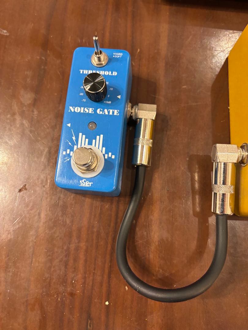 ギターエフェクター　お得なセット（7つのエフェクターセット、パッチケーブル付)